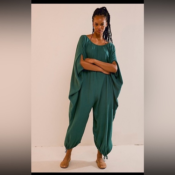 NWOT Free People Milo One-Piece  Oversized Dolman Sleeve Linen Viscose Jumpsuit - Picture 1 of 11